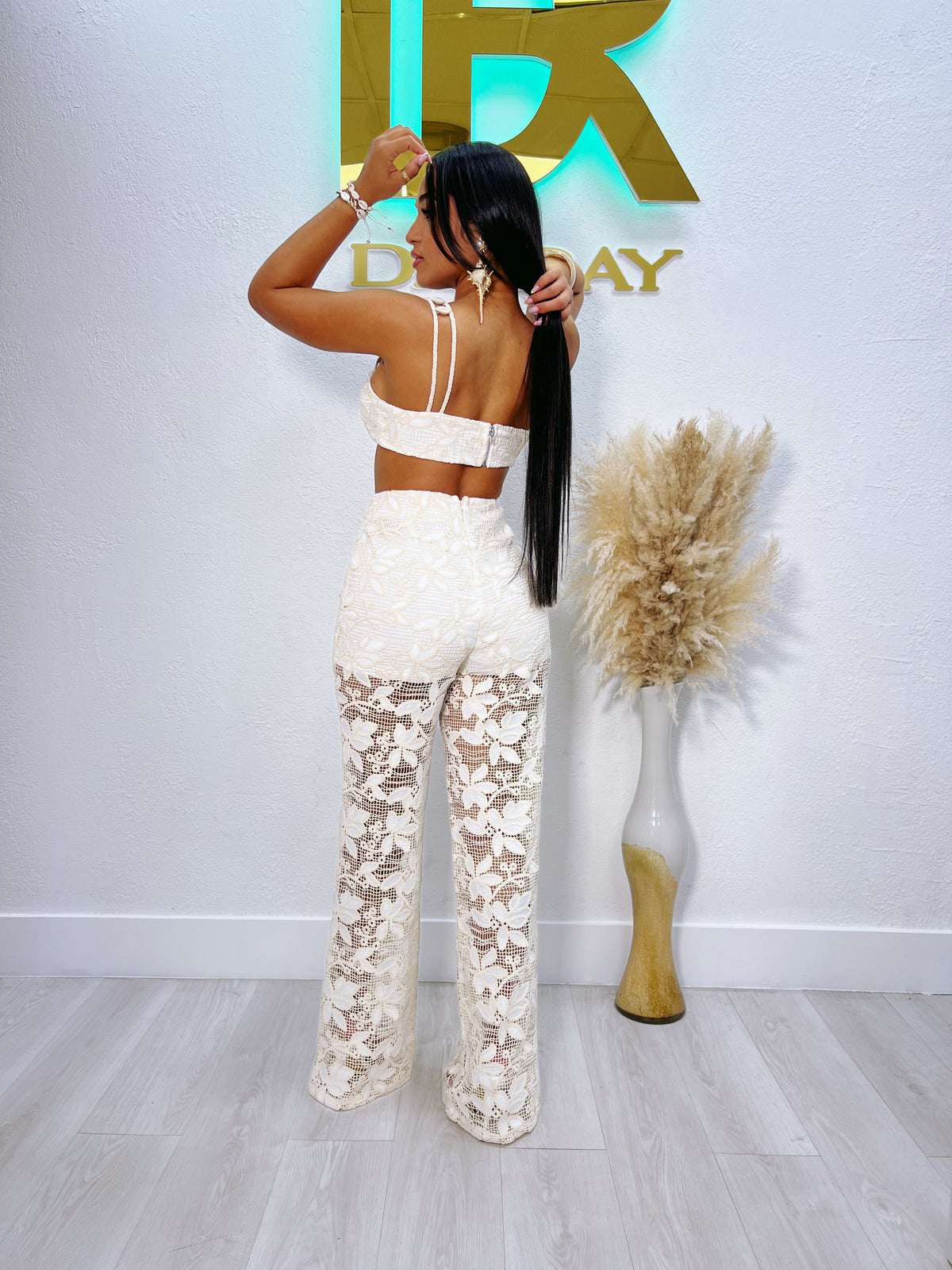 Exclusive Pants Set with Shell Detail Top